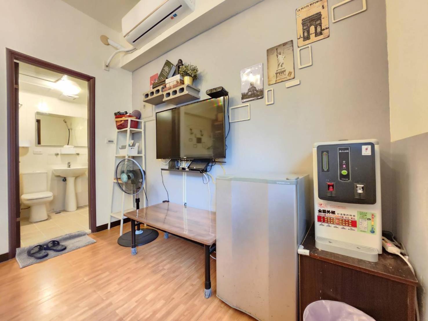 Hotel 一中喵喵 有統編收據 Taichung Esterno foto